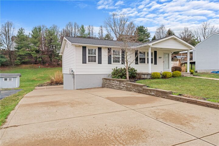 Property Photo:  137 Old Ridge Rd  PA 15108 