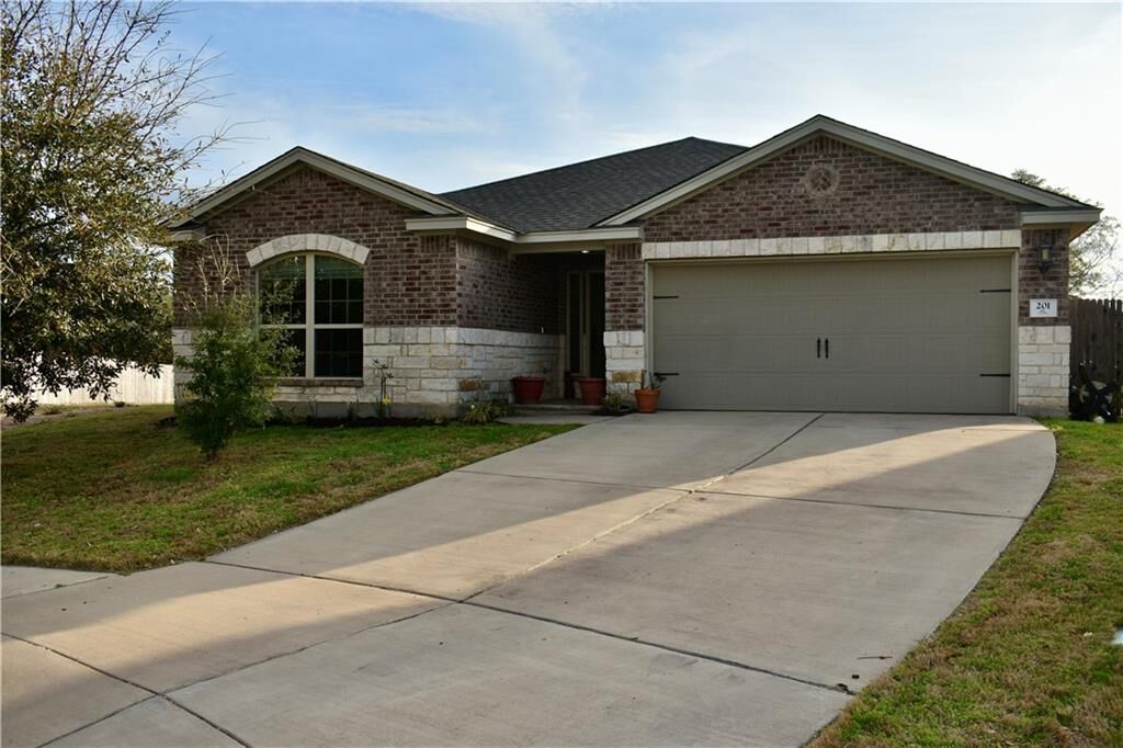 Property Photo:  201 Leather Oak Loop  TX 78666 