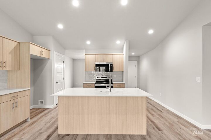 Property Photo: 6704 W Plateau Creek Dr ID 83646