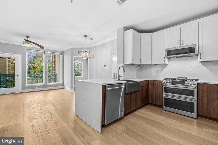 Property Photo: 12000 Market Street 127 VA 20190