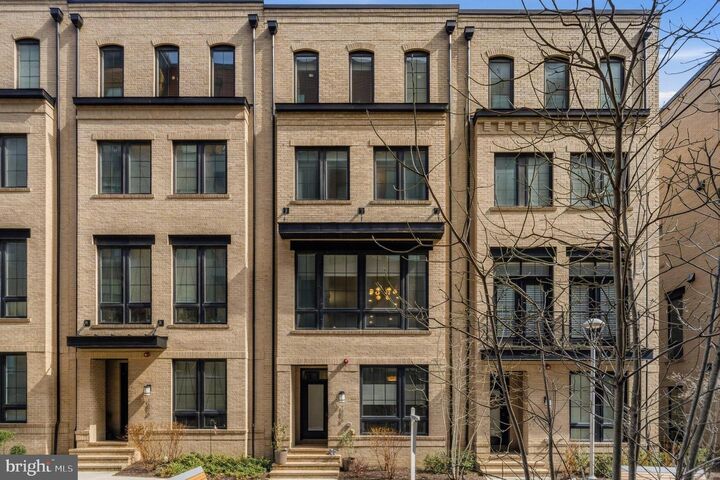 Property Photo: 1878 Easterly Road VA 20190