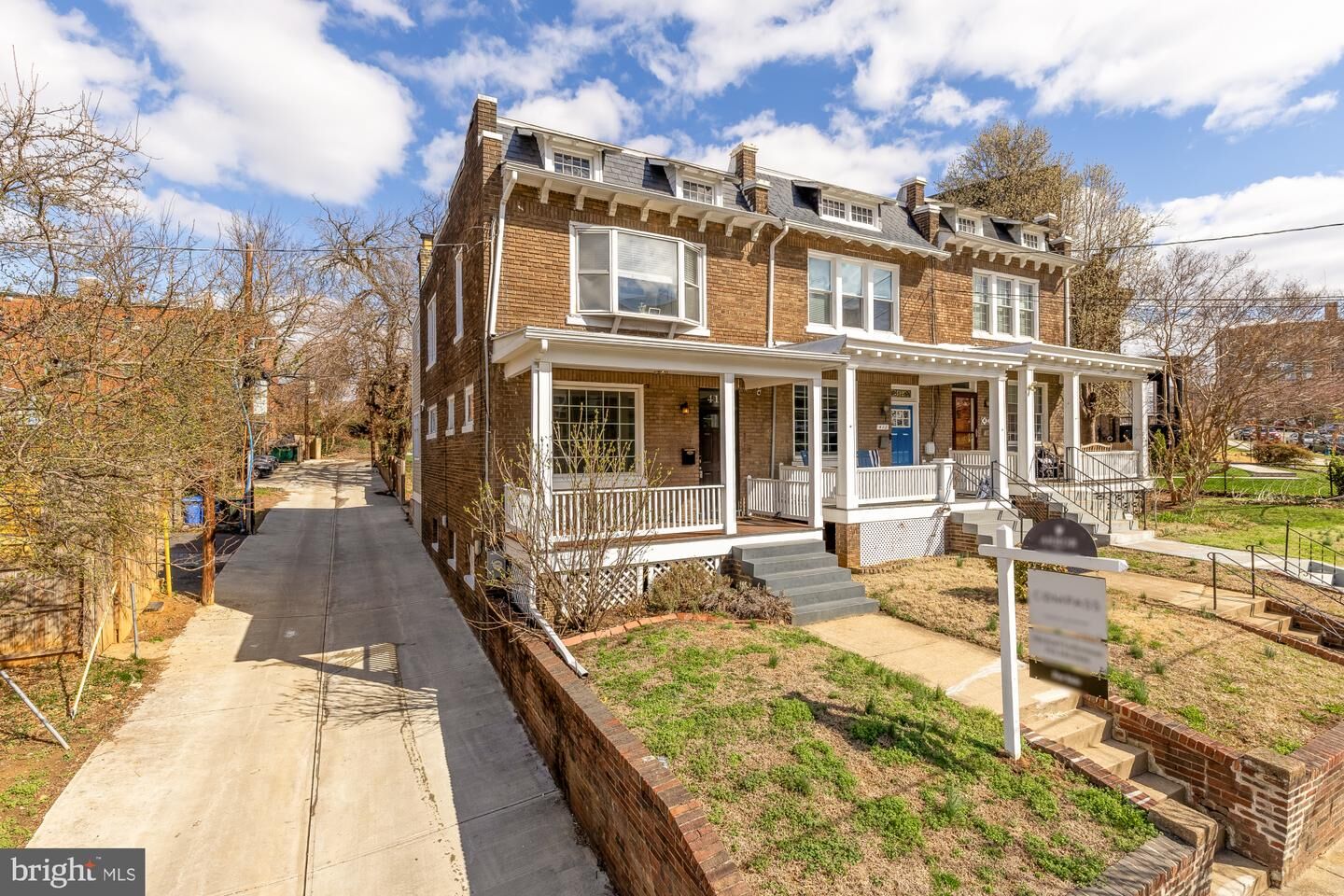 Property Photo:  410 Douglas Street NE  DC 20017 