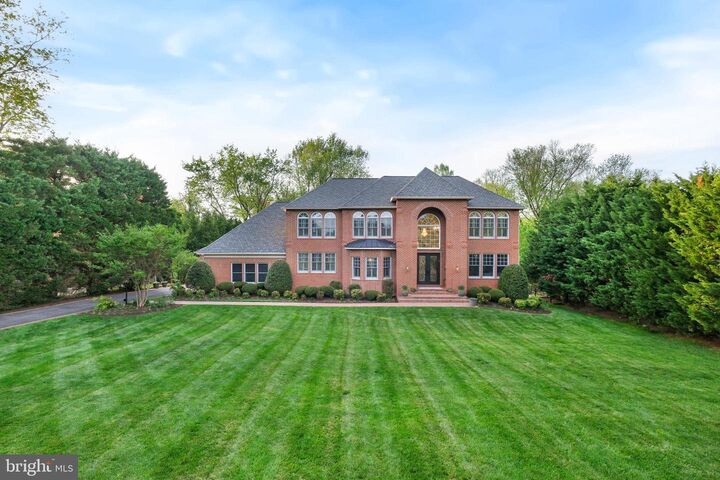 Property Photo: 11724 Gainsborough Road MD 20854