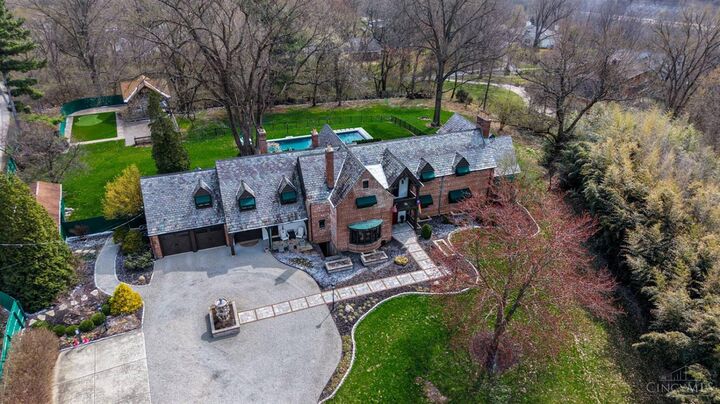 Property Photo:  206 Hilltop Lane  OH 45215 