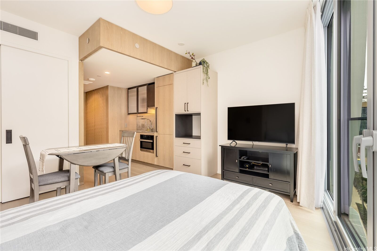 Property Photo:  1000 Auahi Street 527  HI 96814 