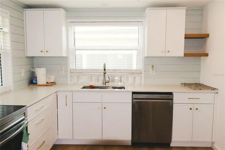 Property Photo: 361 Shamrock Boulevard FL 34293