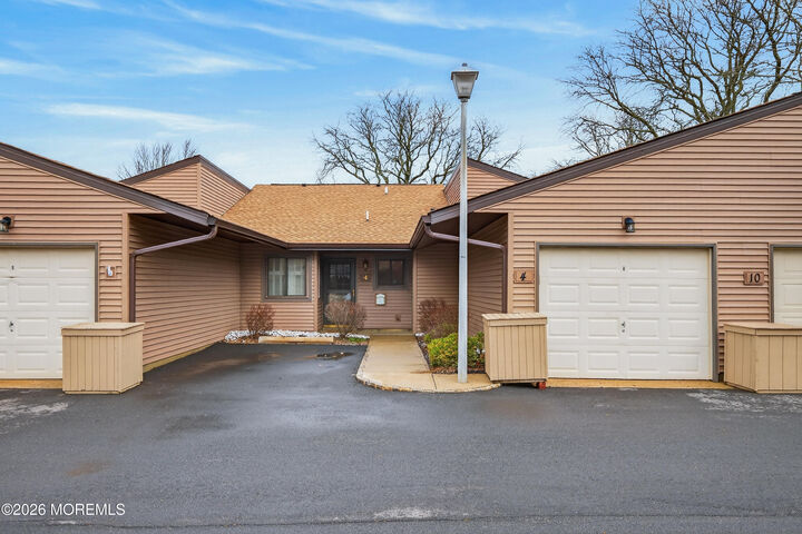 Property Photo:  4 Friendship Court  NJ 07701 