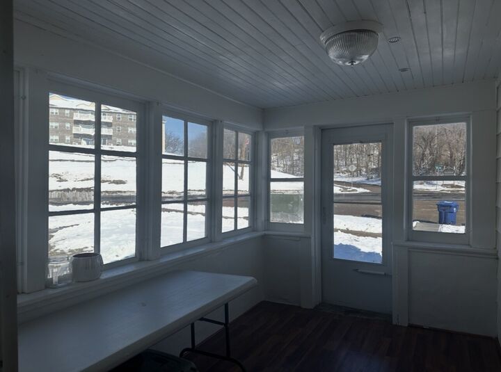 Property Photo:  747 1st Avenue  IA 52732 