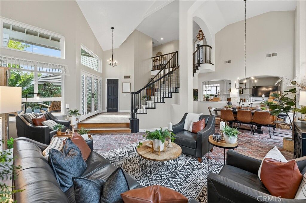 Property Photo:  21352 Silvertree Lane  CA 92679 