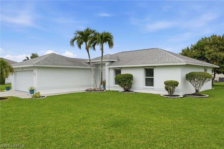 Property Photo: 750 Cherry Blossom Court FL 34120