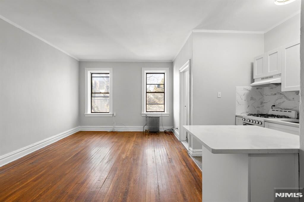 Property Photo:  821 Bergen Avenue B12  NJ 07306 