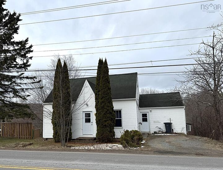 61 Lawrencetown Lane — photo 1