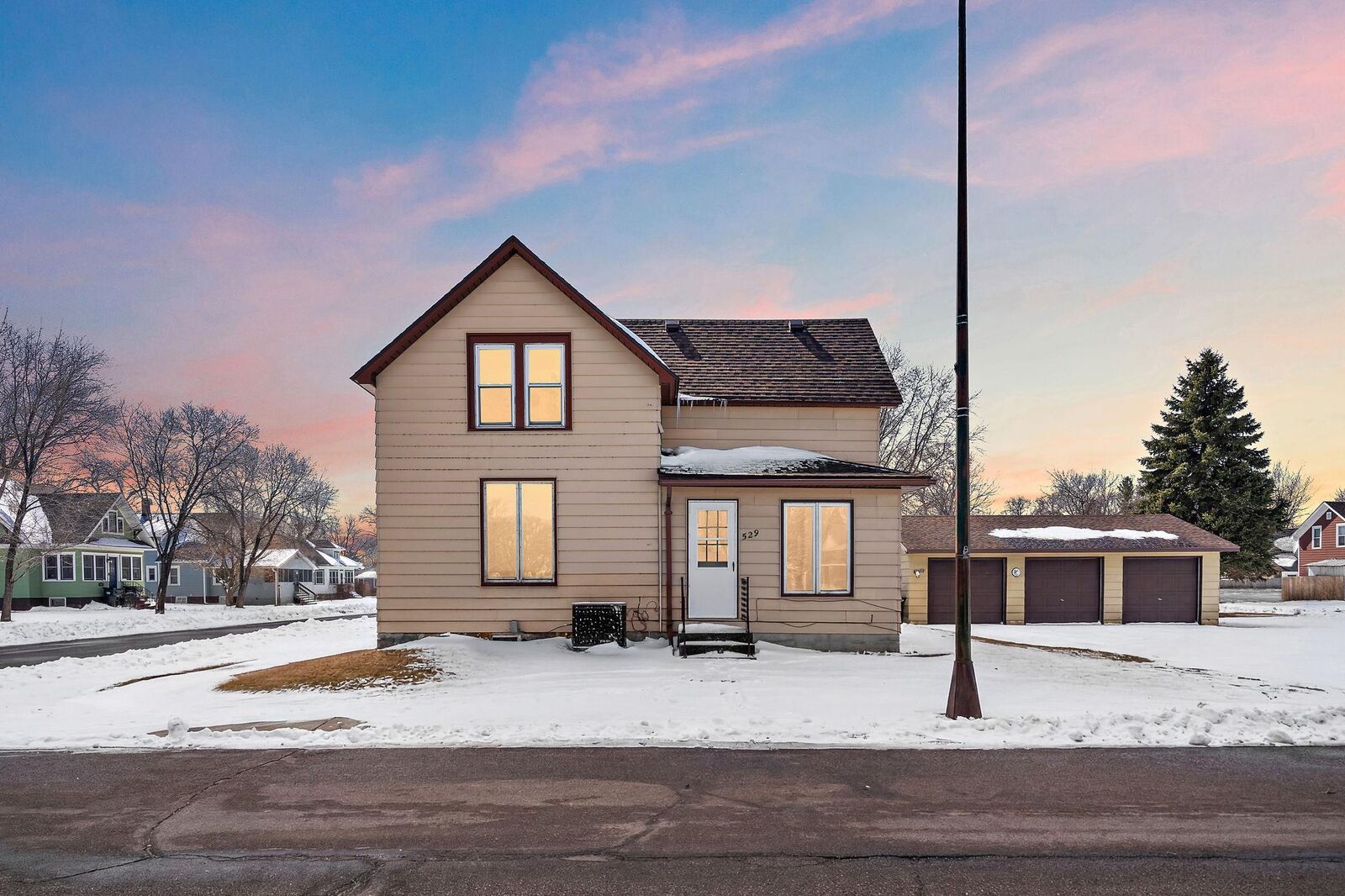 Property Photo:  529 Division Street  MN 55312 