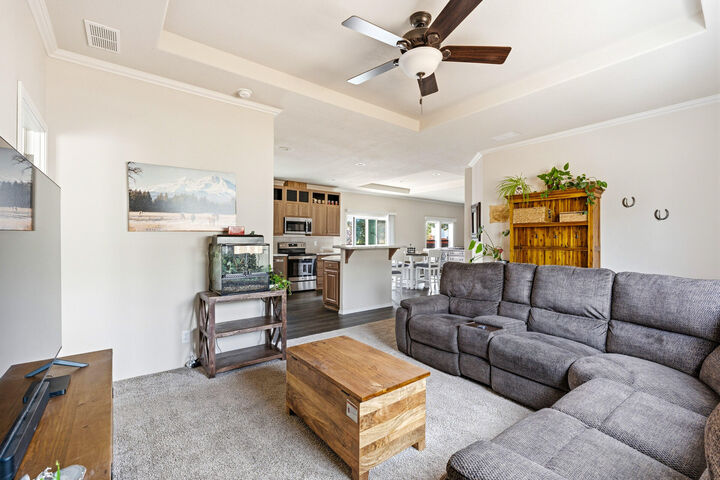 Property Photo: 658 NE Shoshone Drive OR 97756