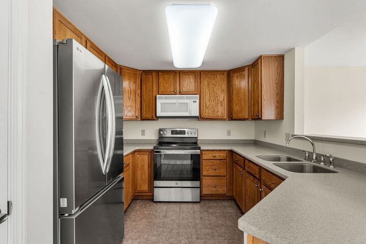 Property Photo:  519 Main St D  MA 01450 