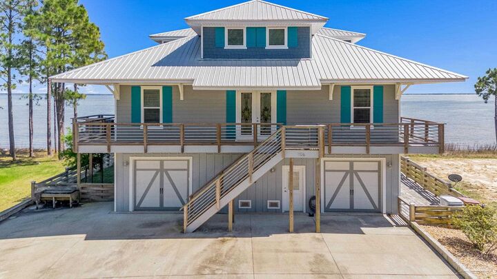 Property Photo: 1106 Oyster Bay Dr FL 32583