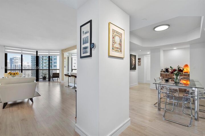 Property Photo: 20191 E Country Club Dr 1903 FL 33180