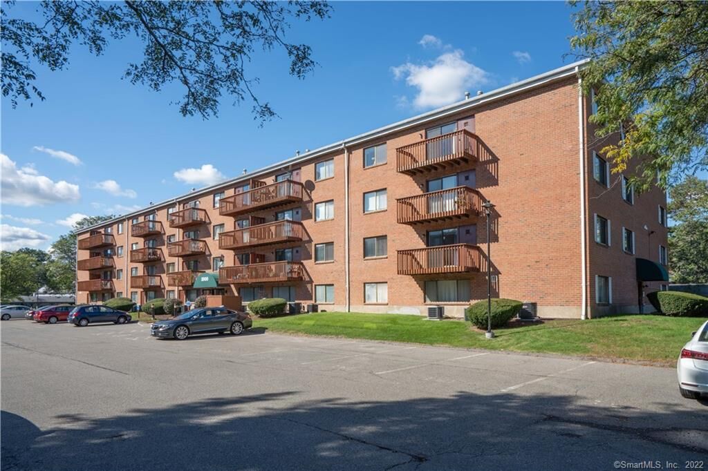 Property Photo:  1401 Harbor View Drive 1401  CT 06067 