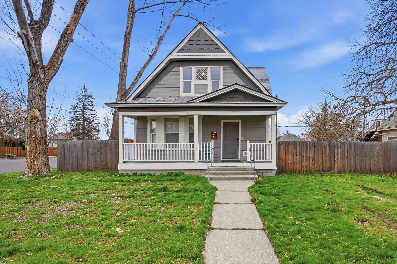 Property Photo:  403 E Ermina Ave  WA 99207 