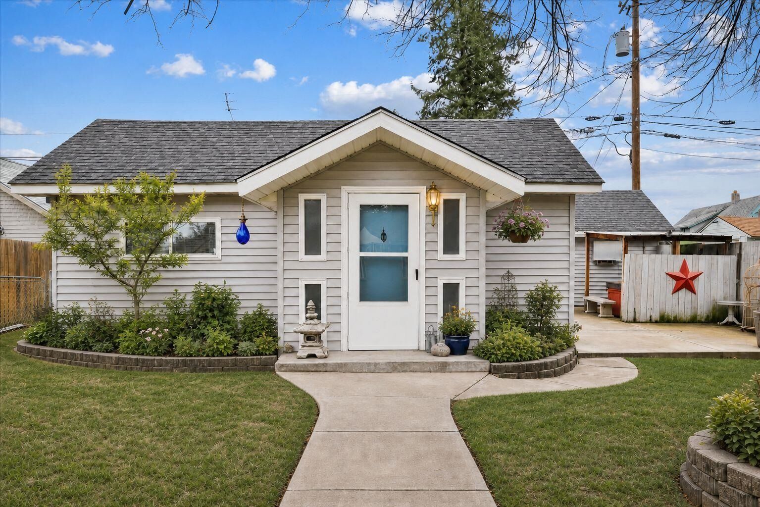 Property Photo: 4118 N Madison St WA 99205
