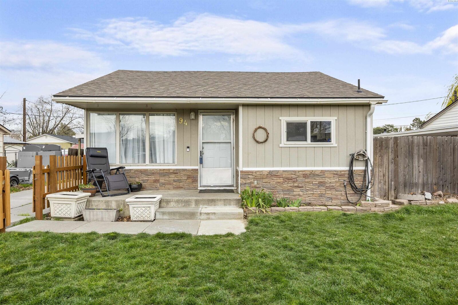 Property Photo:  94 Craighill Ave  WA 99352 