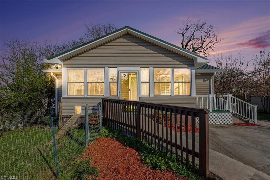 Property Photo:  997 Robbins Circle  NC 27292 