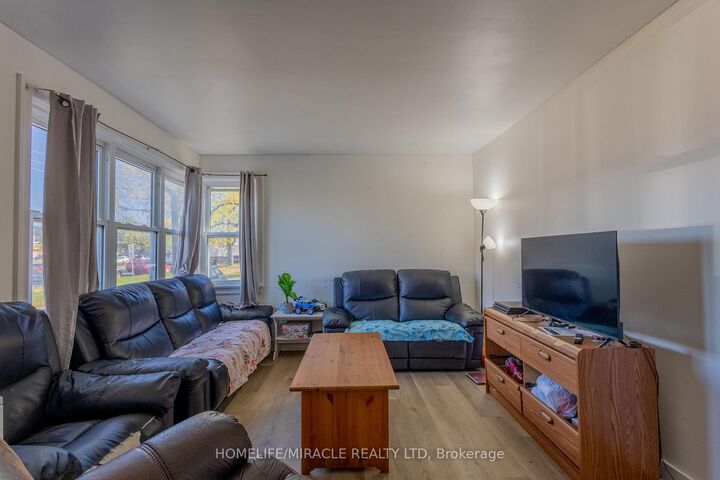 Property Photo: 437 Clarke Road ON N5W 5G6