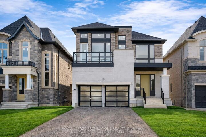 Property Photo: 15 Antonietta Crescent ON L4H 5E3