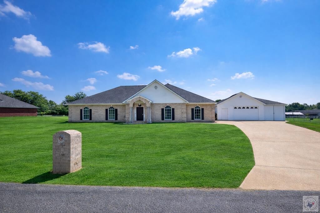 Property Photo:  9 Willow Bend  TX 75570 