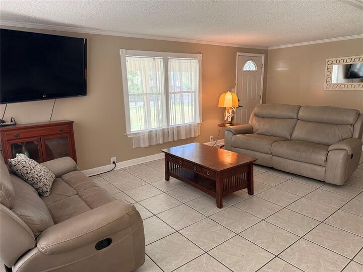 Property Photo: 12717 Dunn Creek Road FL 32218