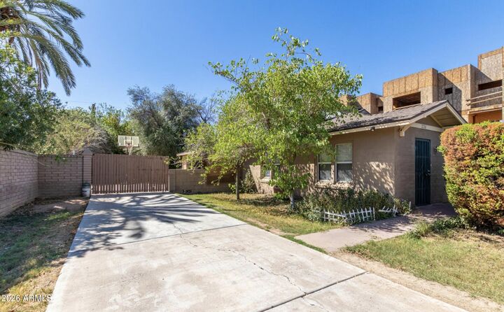 Property Photo: 2226 N 28th Street AZ 85008
