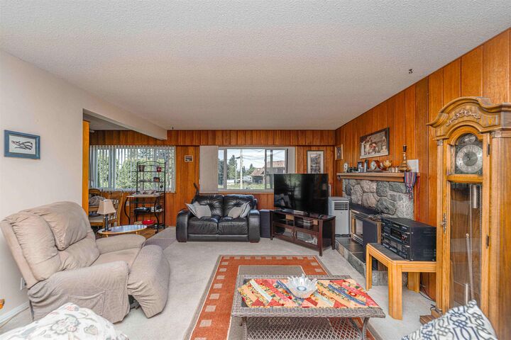 Property Photo: 33460 Conway Place BC V2S 2R6