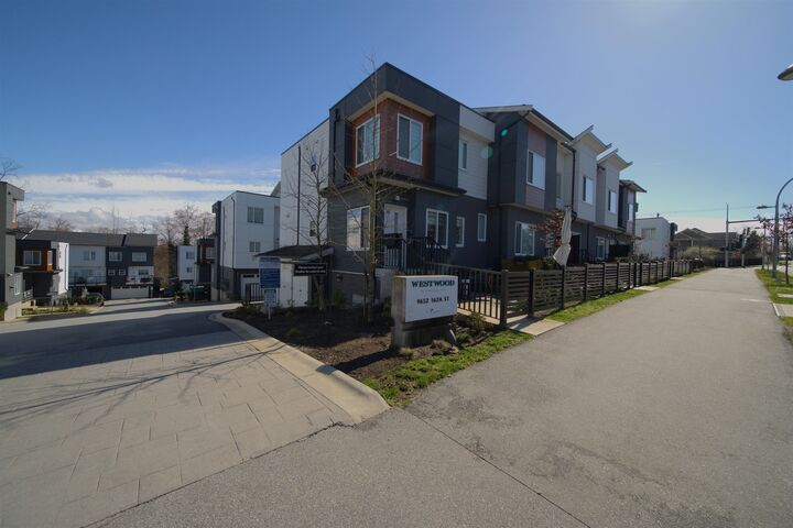 9652 162A Street 31 — photo 1
