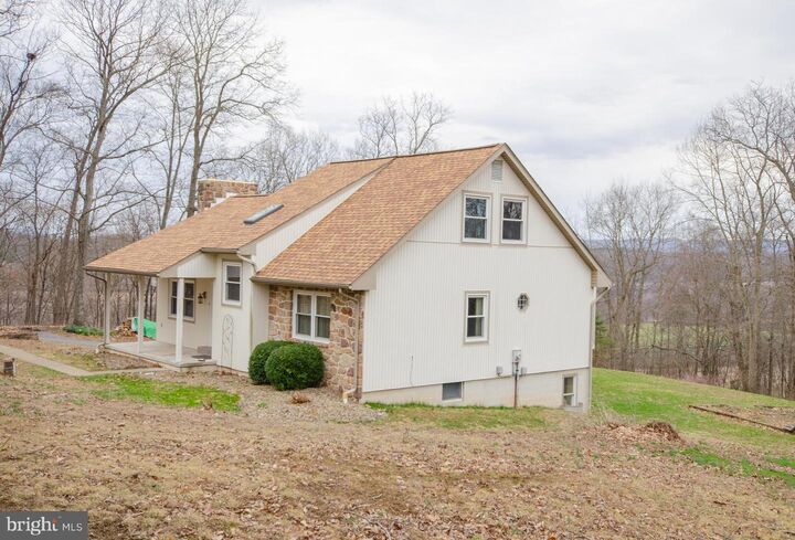 Property Photo:  25 Basin Hill Road  PA 17020 