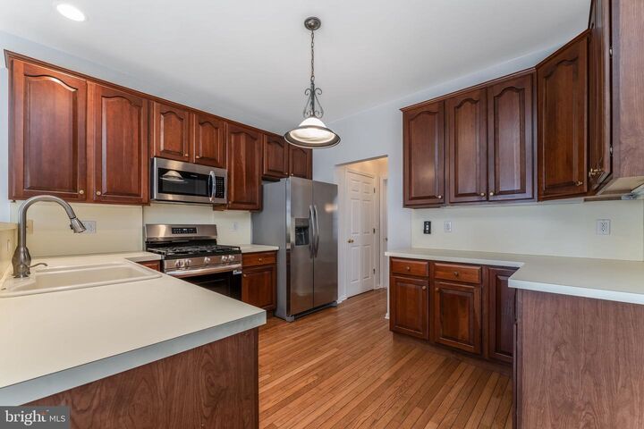 Property Photo:  4 Pinehurst Circle  NJ 08801 