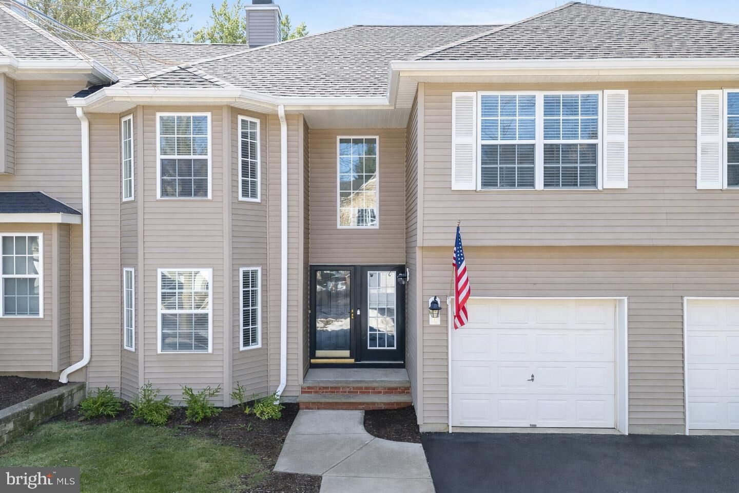 Property Photo:  4 Jumping Brook Place  NJ 08801 