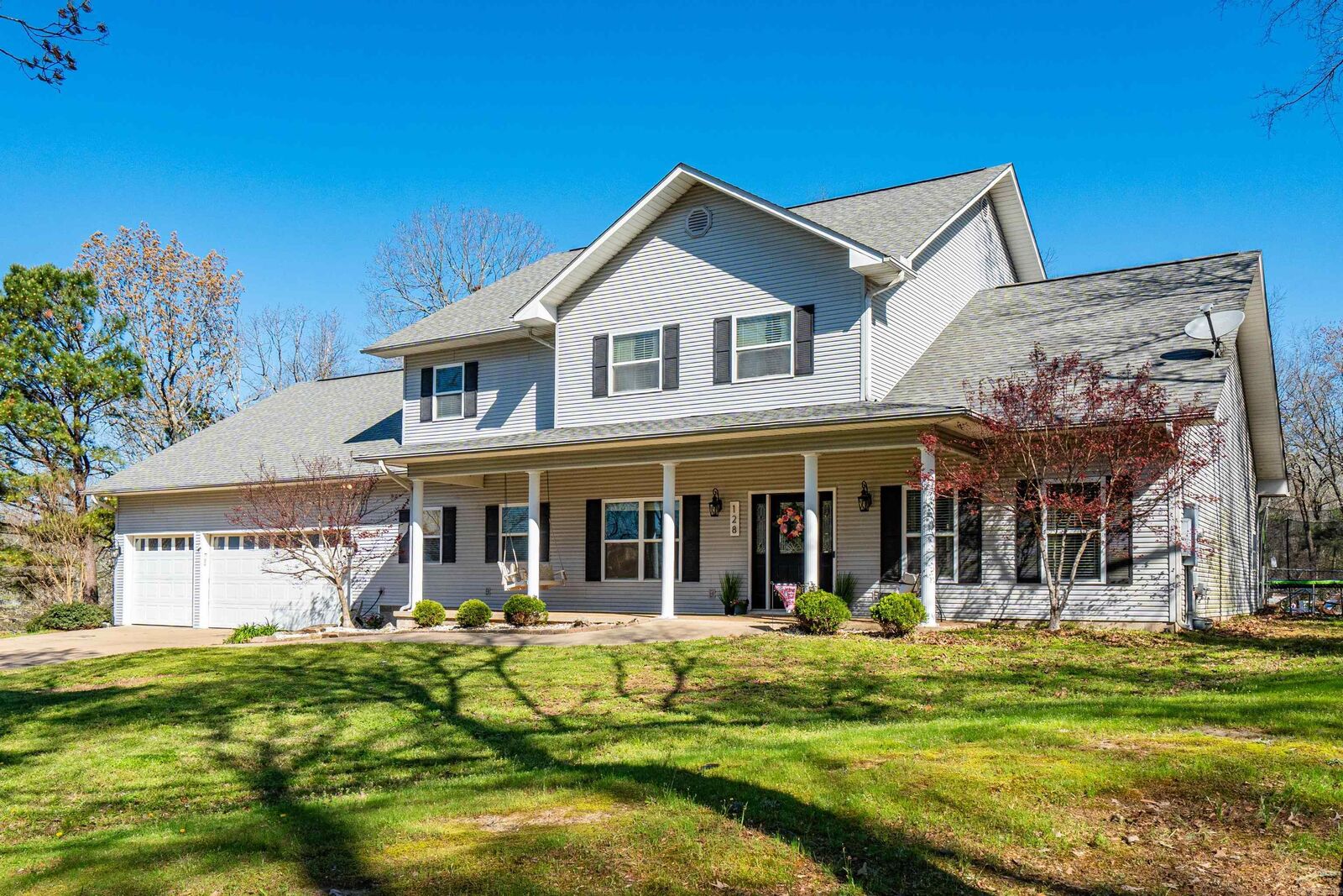 Property Photo:  128 Parkway Pl  AR 71964 