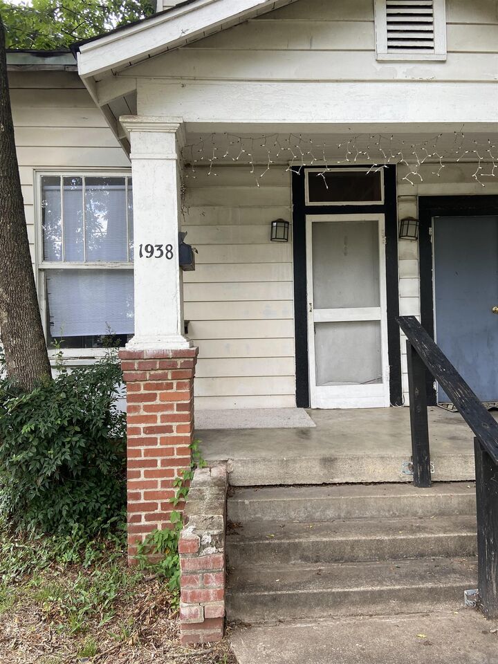 Property Photo: 1936-1940 College Avenue AR 72034