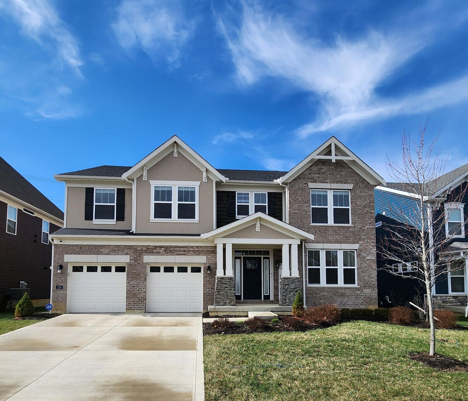 Property Photo: 239 Harness Way OH 43015