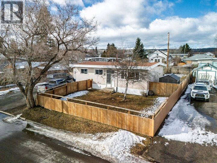 Property Photo:  667 Ewert Street  BC V2M 2N8 