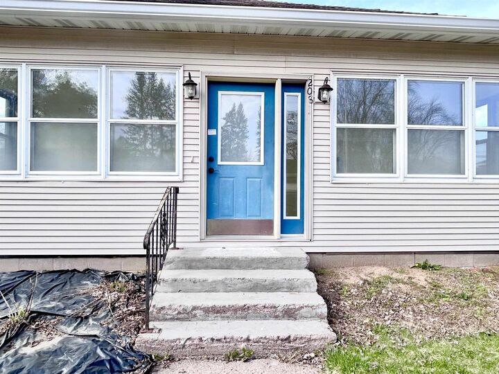 Property Photo:  208 W Clark Street  WI 54479 