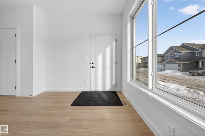 Property Photo:  3734 Erlanger Drive NW  AB T6M 3G5 