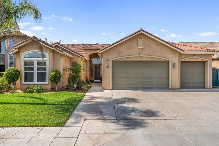 Property Photo:  6265 W Menlo Avenue  CA 93722 