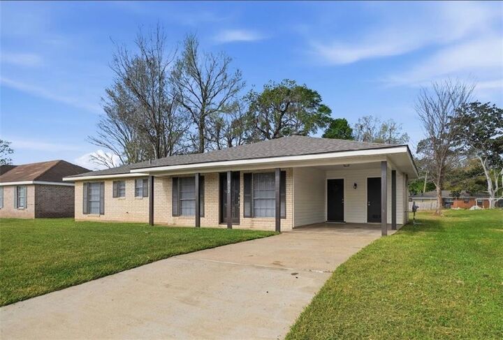 Property Photo:  6102 Noel Street  LA 71301 