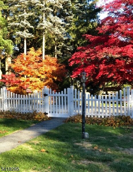 Property Photo:  13 Pautuck Rd  NJ 07422 