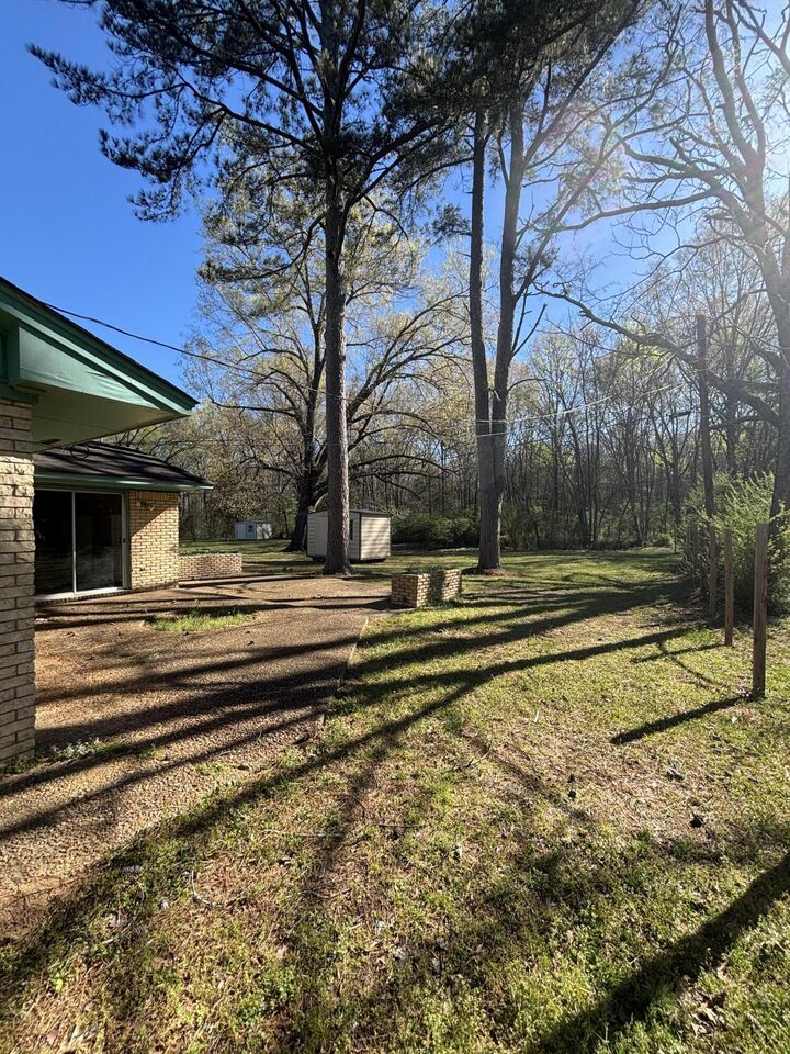 Property Photo:  329 Converse Dr  MS 39773 