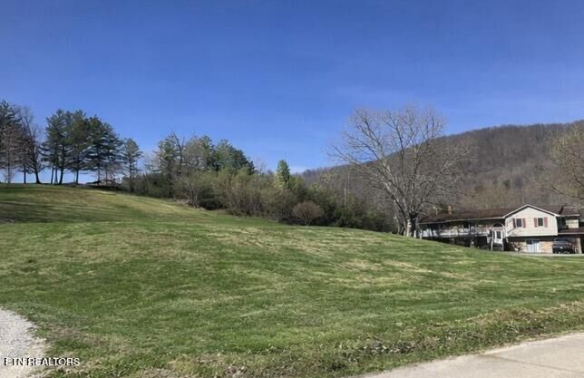 Property Photo: 233 Smith Oaks Lane TN 37757