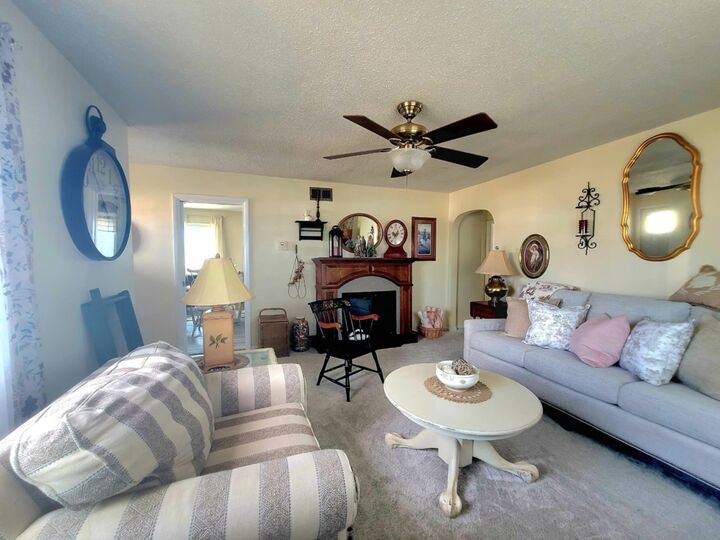 Property Photo: 2312 W 3rd NE 69101