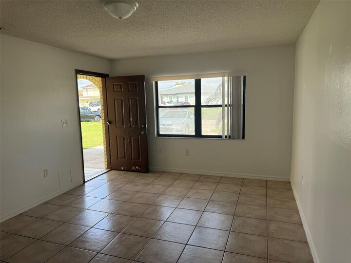 Property Photo: 638 Royalty Court FL 34758