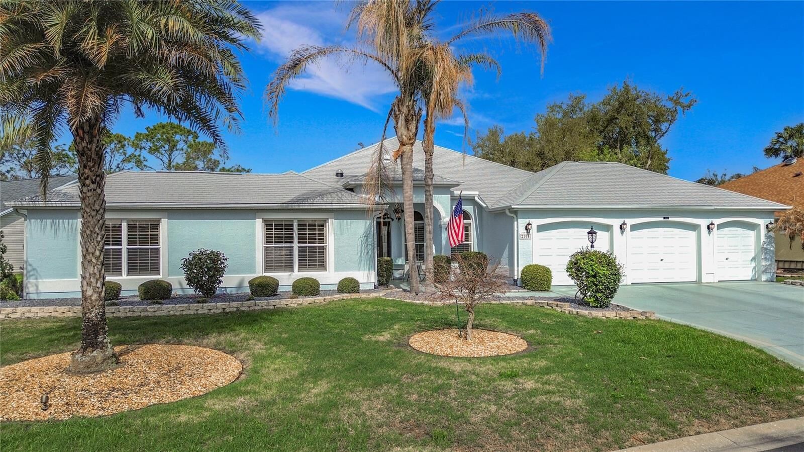 Property Photo:  2105 Zaragoza Place  FL 32159 